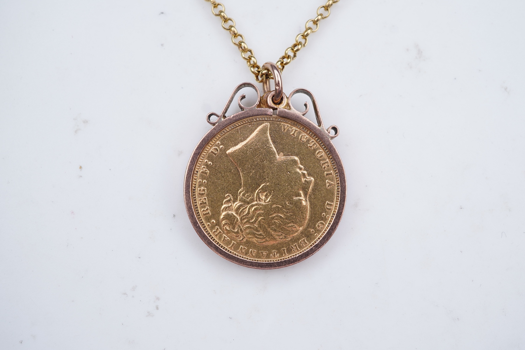 A Victorian gold sovereign pendant